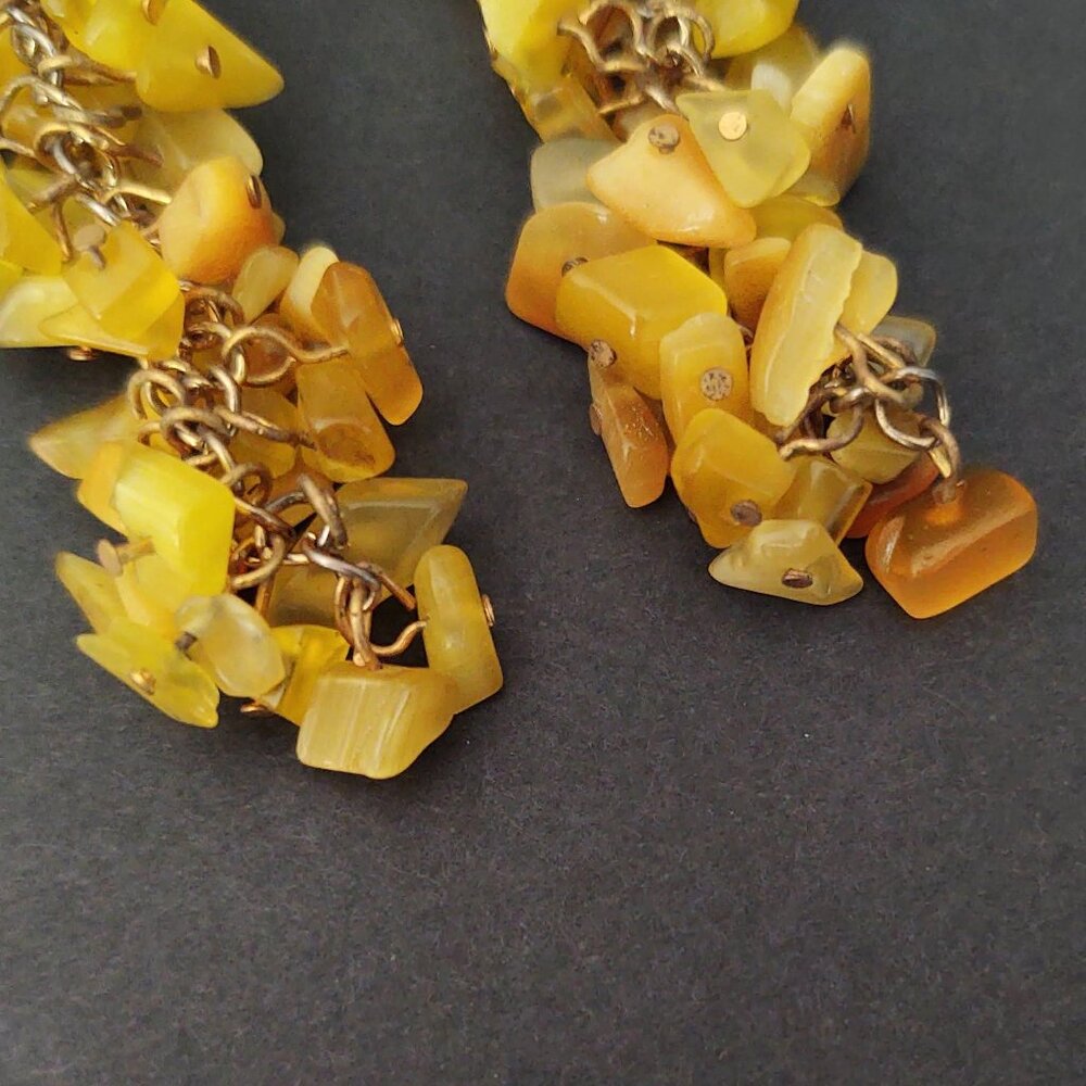 Shades of yellow glass chip dangle earrings - Picture 6 of 9